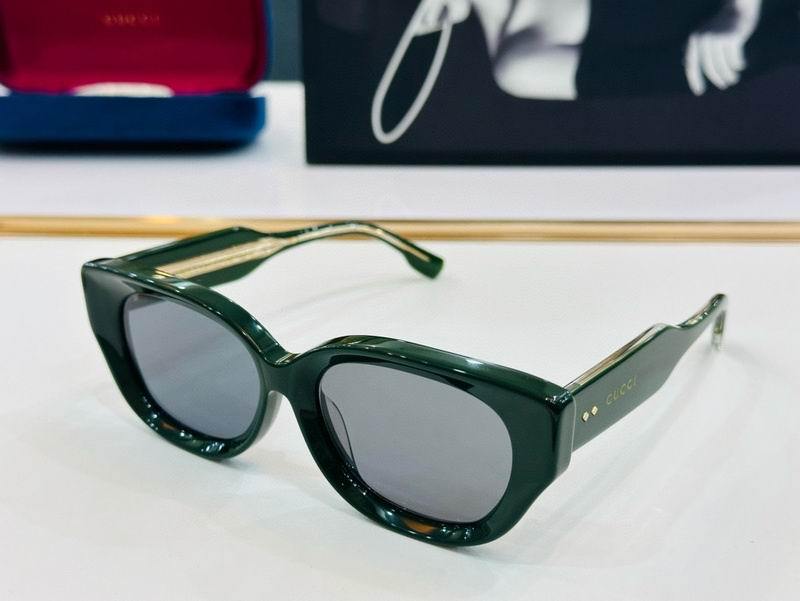 Gucci Sunglasses 905